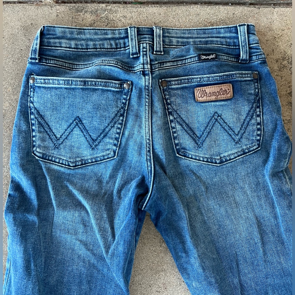 EUC Wrangler Flare Jeans - Medium Wash